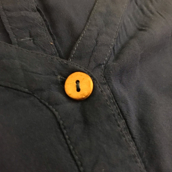 Blue crop top/loose fit with wood buttons - Picture 2 of 8